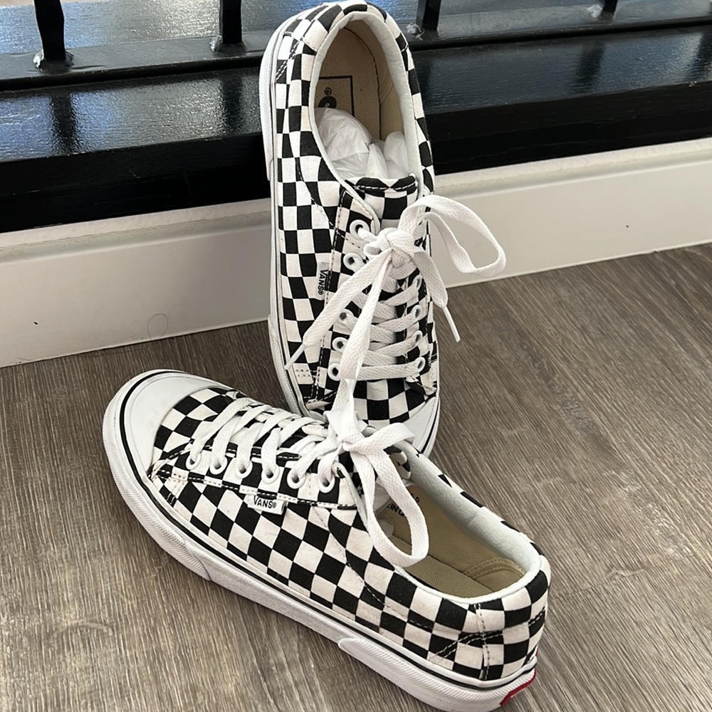 Checker Vans - image 4